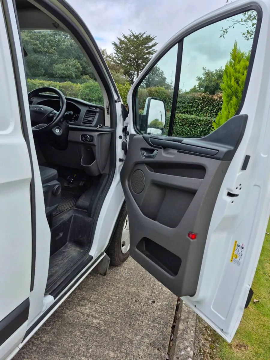 Ford Transit Custom 202 Trend SWB 2.0 TD 130BHP - Image 4