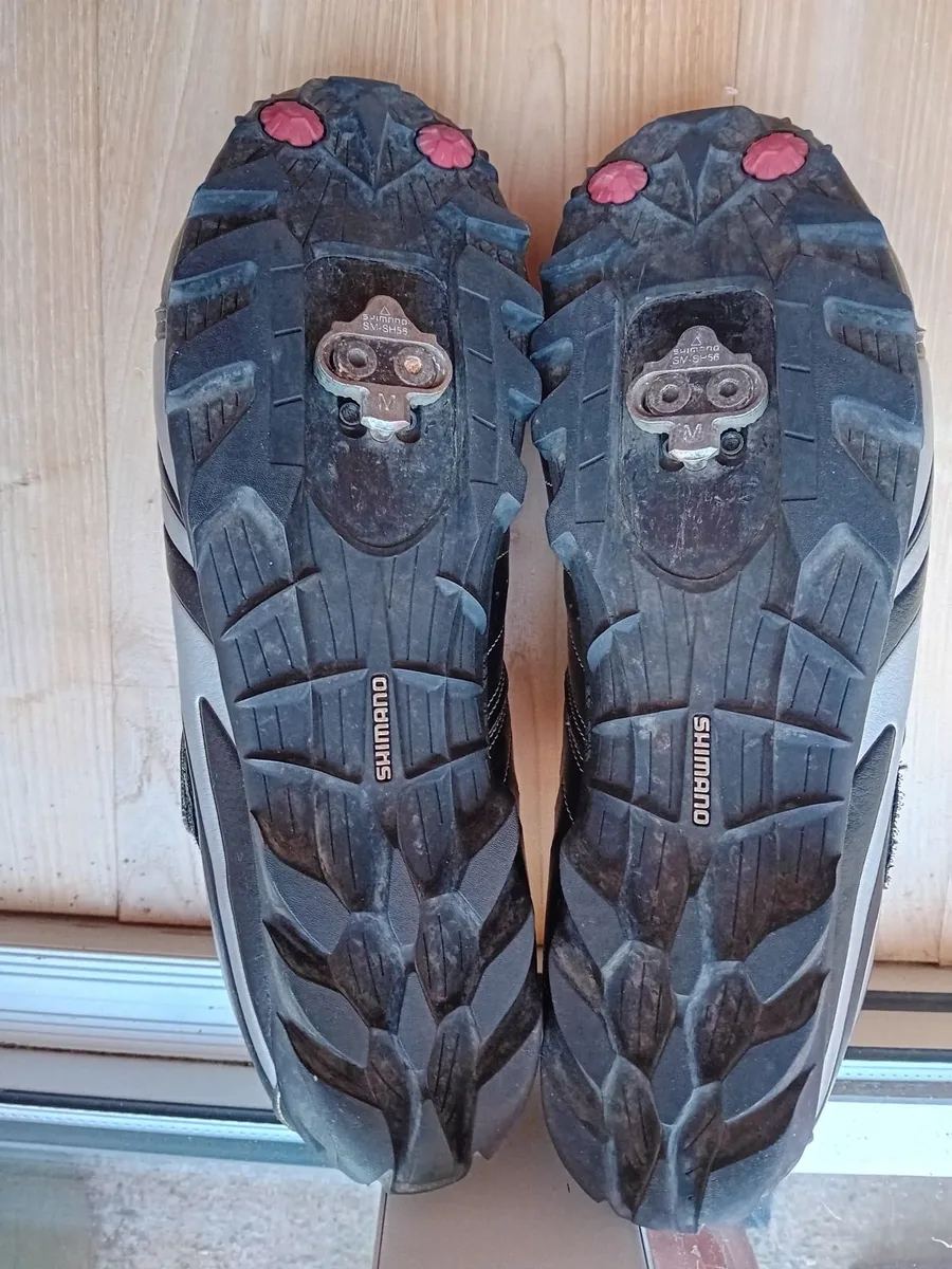 Cycling shoes with cleats - Image 2