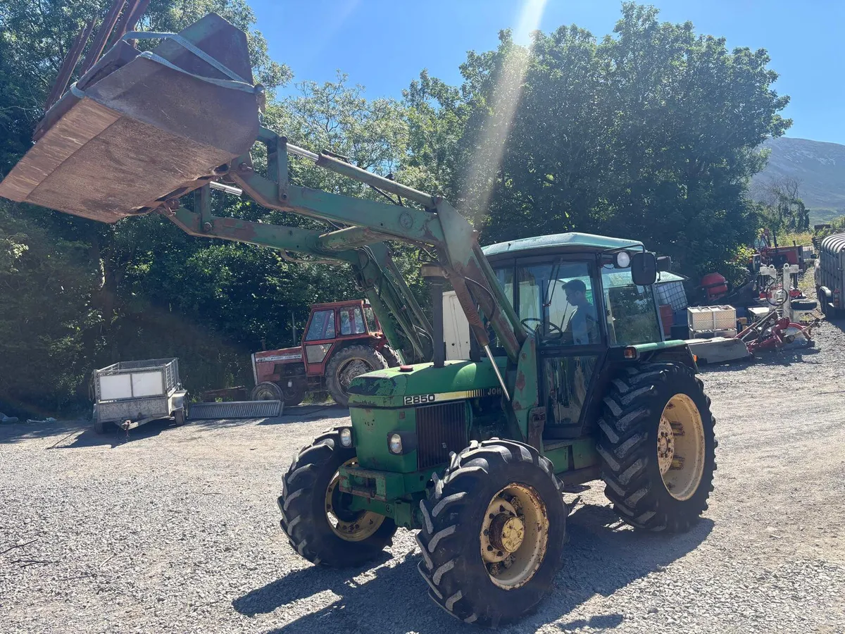 John Deere 2850 - Image 1