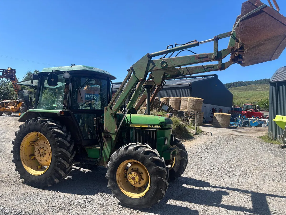 John Deere 2850 - Image 2
