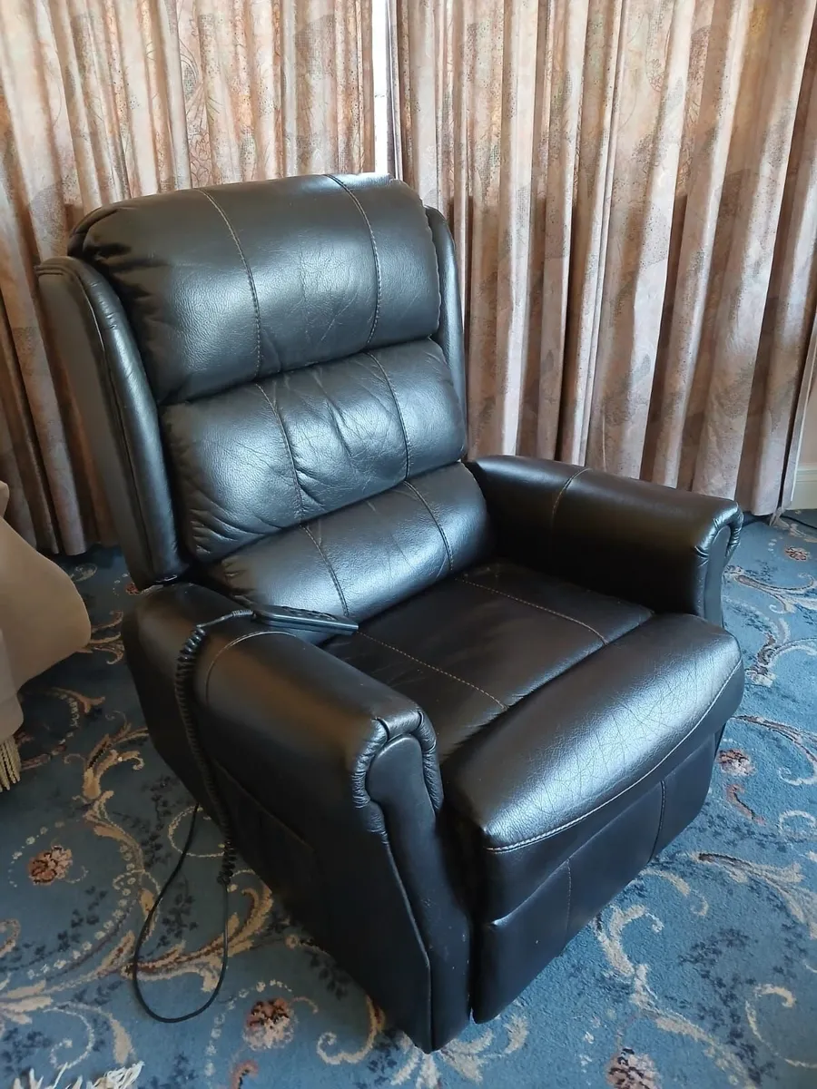 Recliner Armchair (electric) - Image 1