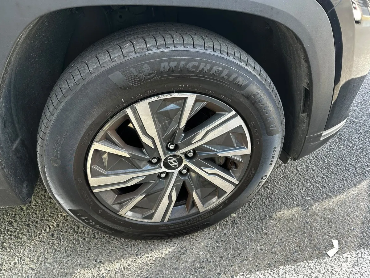 Hyundai alloy wheels - Image 3