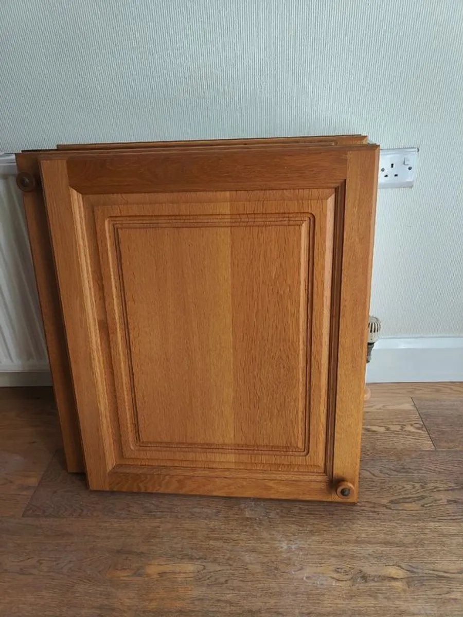 Kitchen cabinet doors and drawer fronts - Image 1