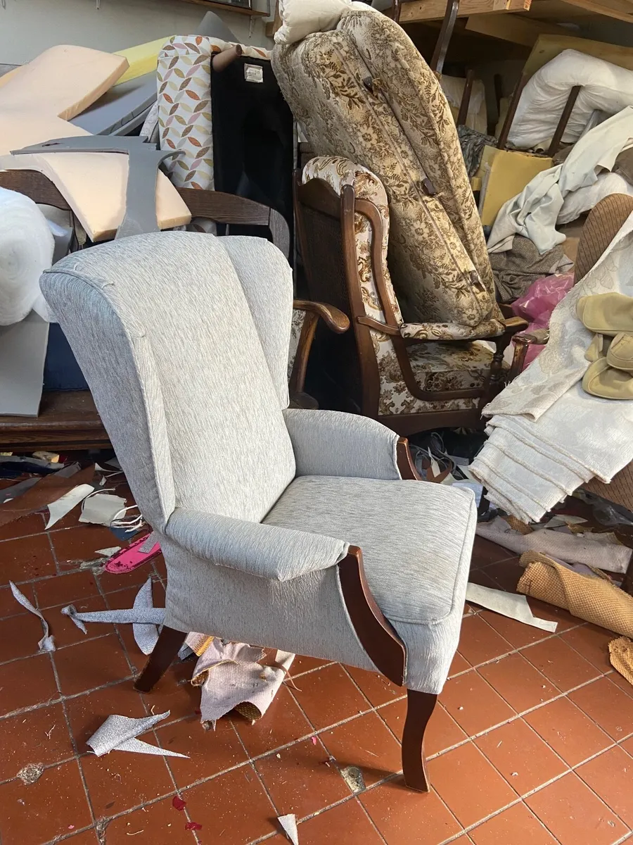Wing back chair - Image 3