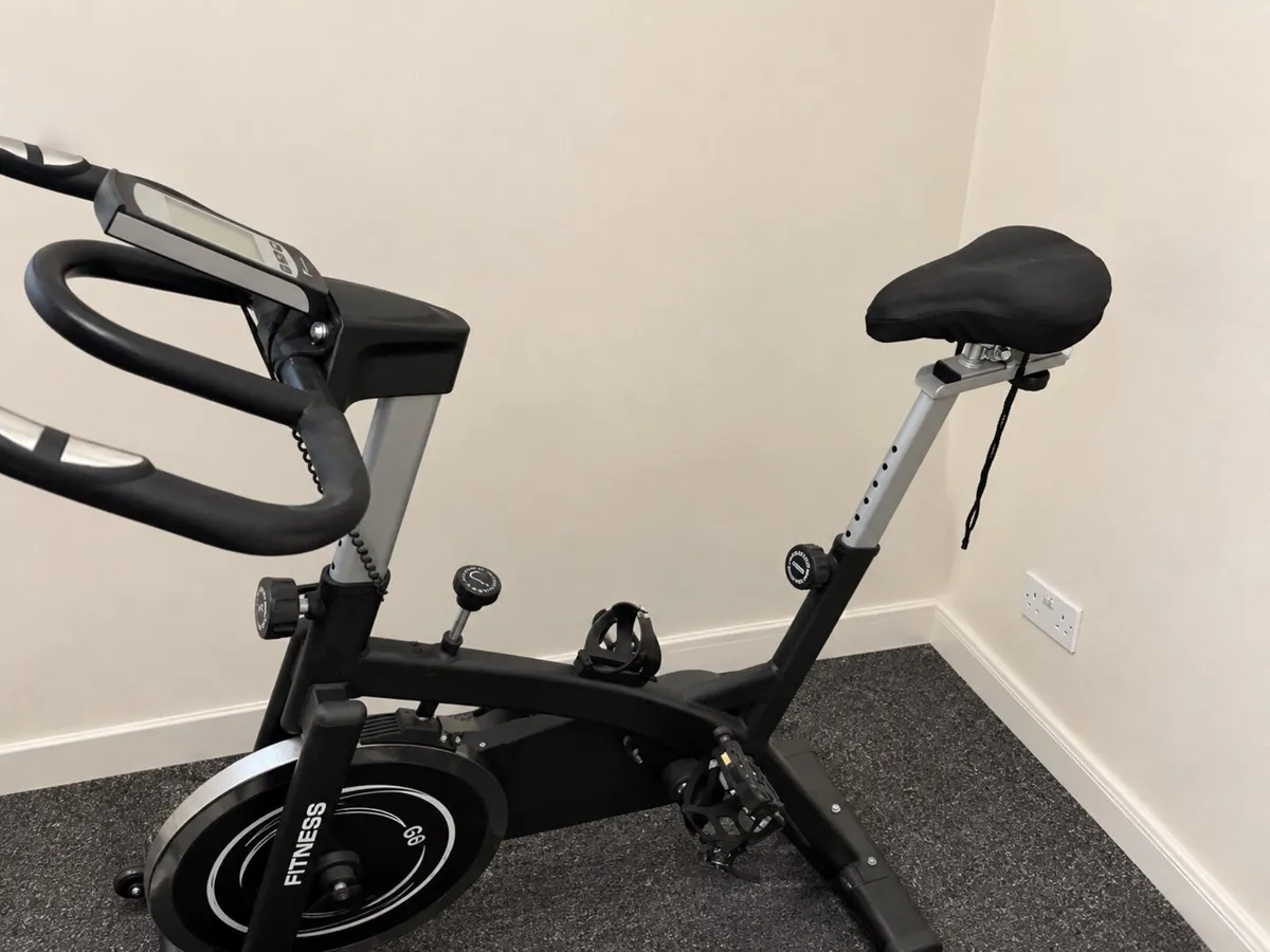 HIT FITNESS G6 spin bike - Image 1