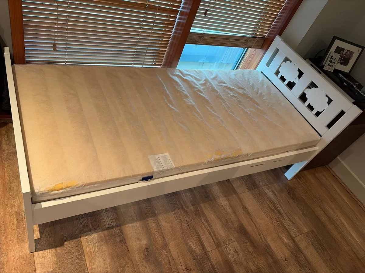 bed - Image 1