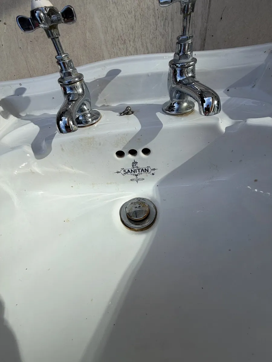 Sink bathroom - Image 3