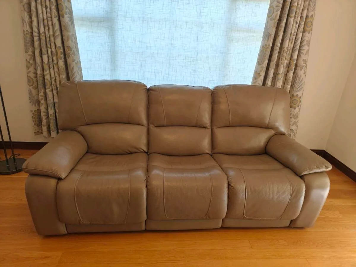 Leather reclining sofa - Image 1