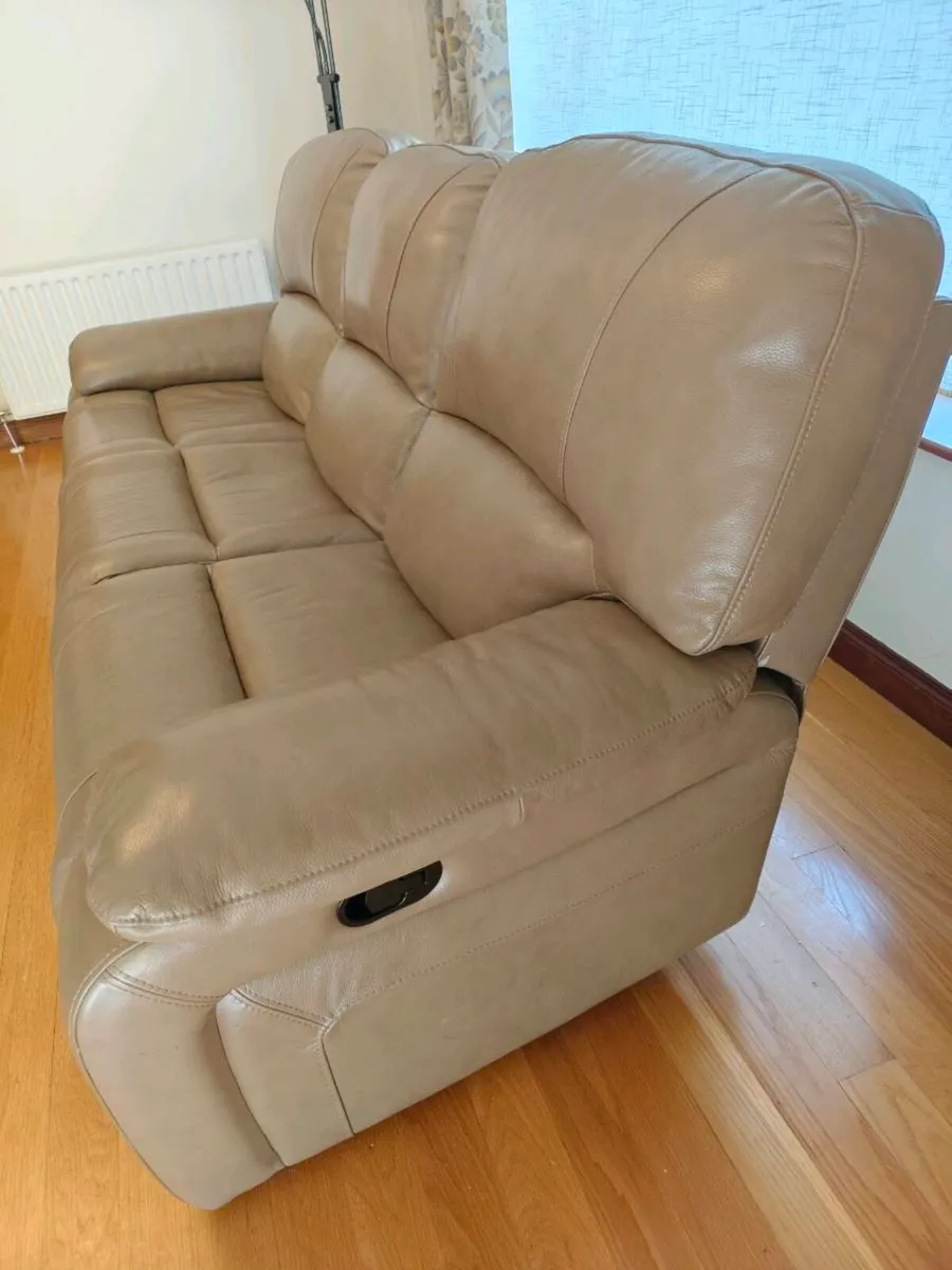Leather reclining sofa - Image 3