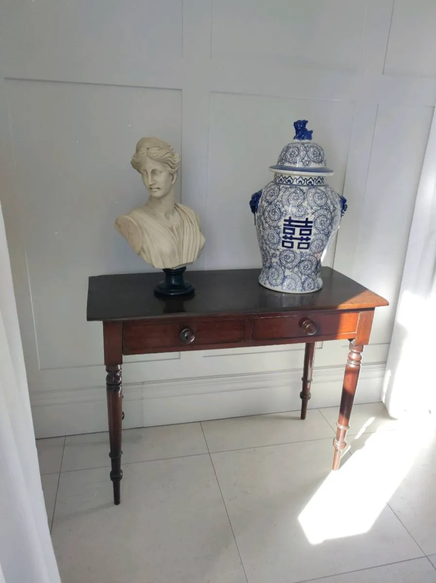 Vintage side table - Image 1