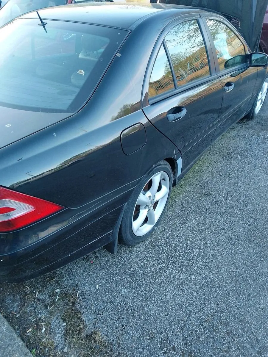 Car - Image 4