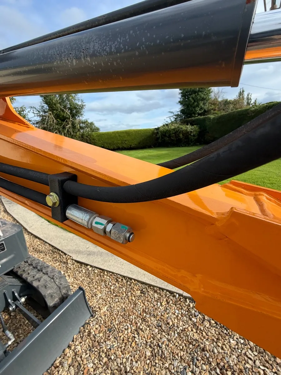 Miva 1.3t digger C/w breaker - Image 4