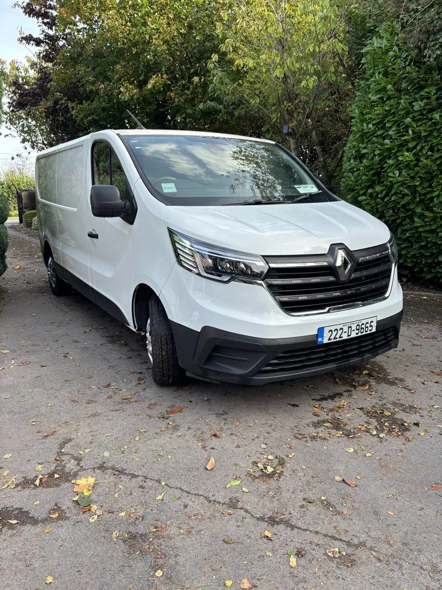 2022 Renault Trafic - Image 1