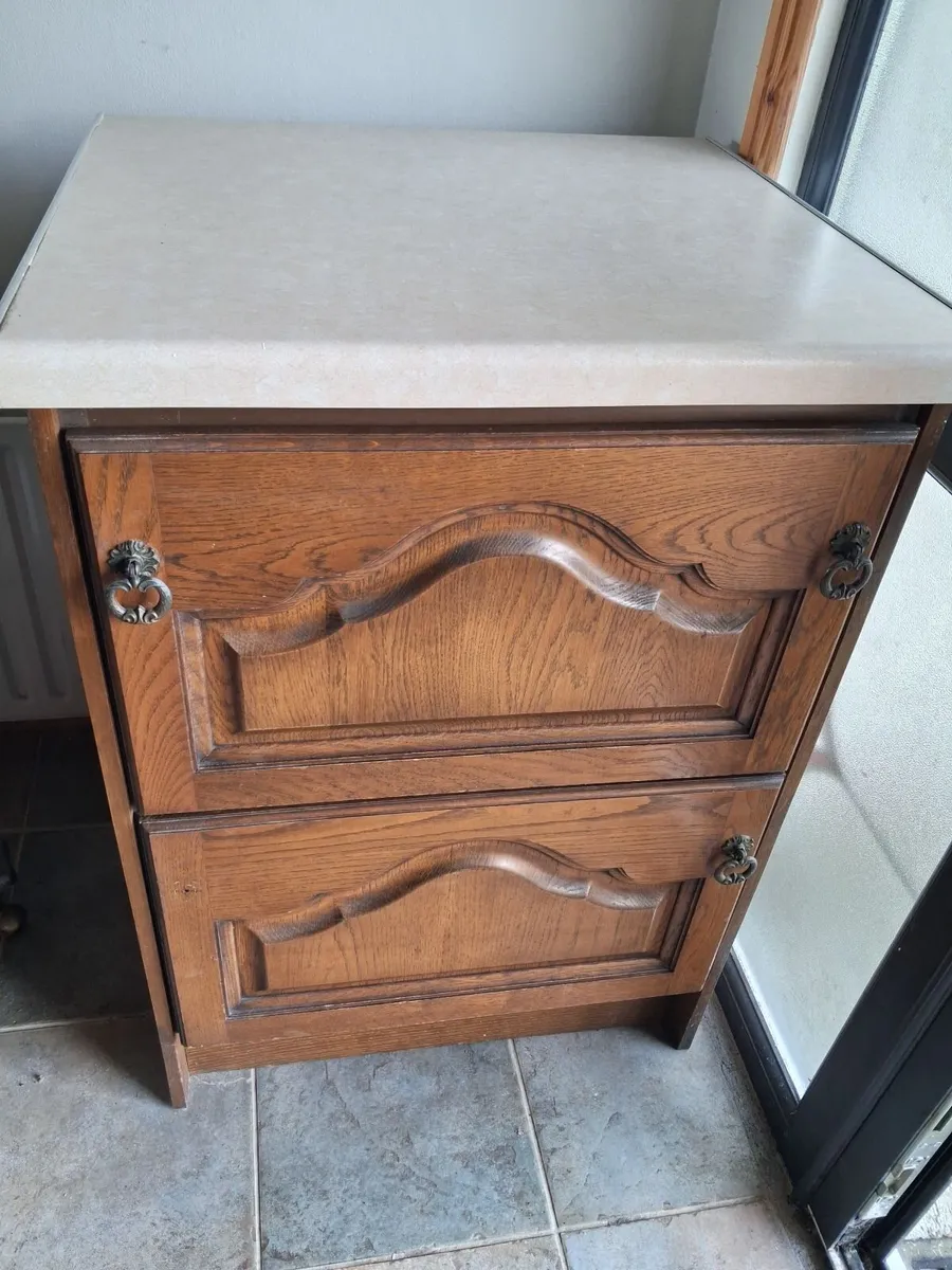 Kitchen Unit - Image 1