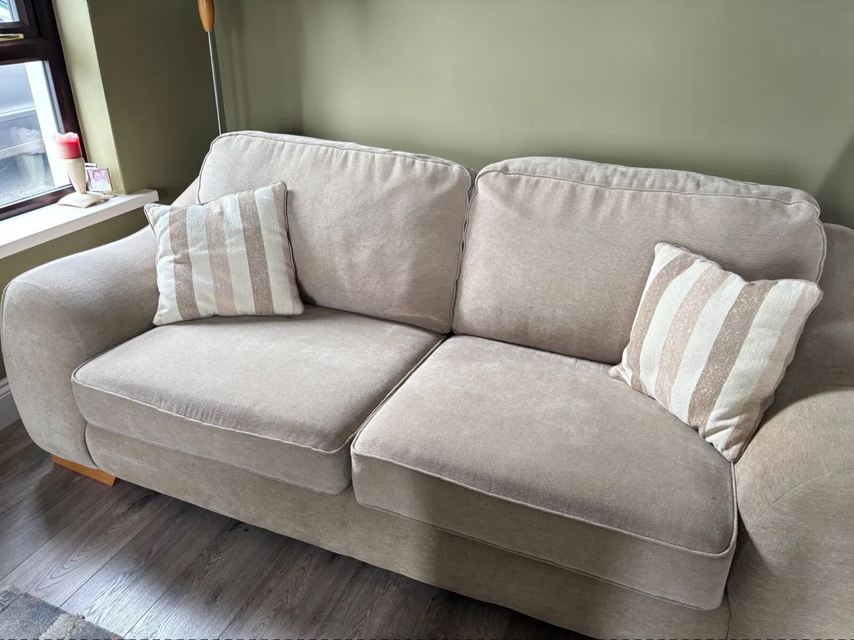 Modern 3+2 seater couches - Image 1