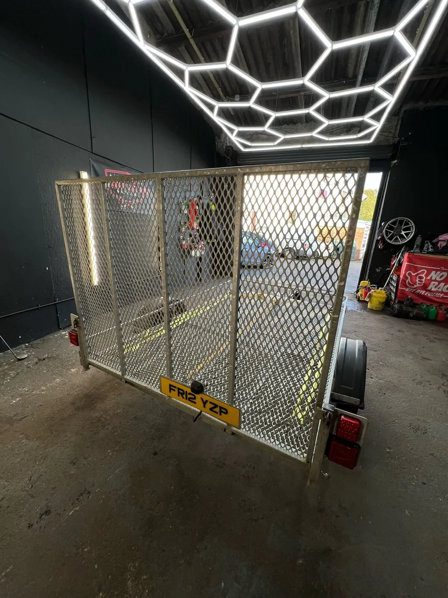 8.5Ft x 5.5 Galvanised trailer - Image 4