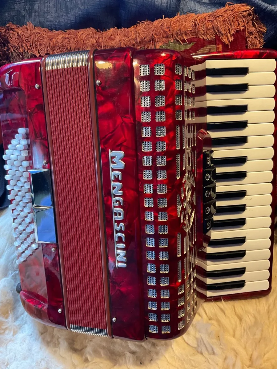 Piano accordion - Image 1