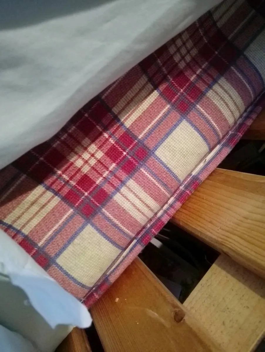 Single bed mattress