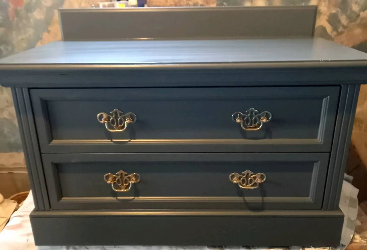 Chest of drawers - Image 1