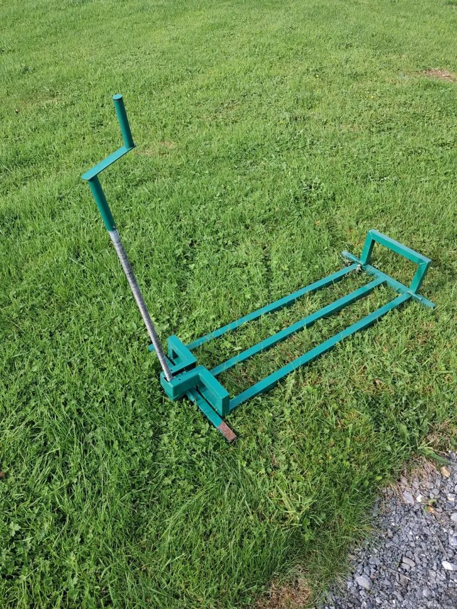 Log holder, Ride on mower jack - Image 4