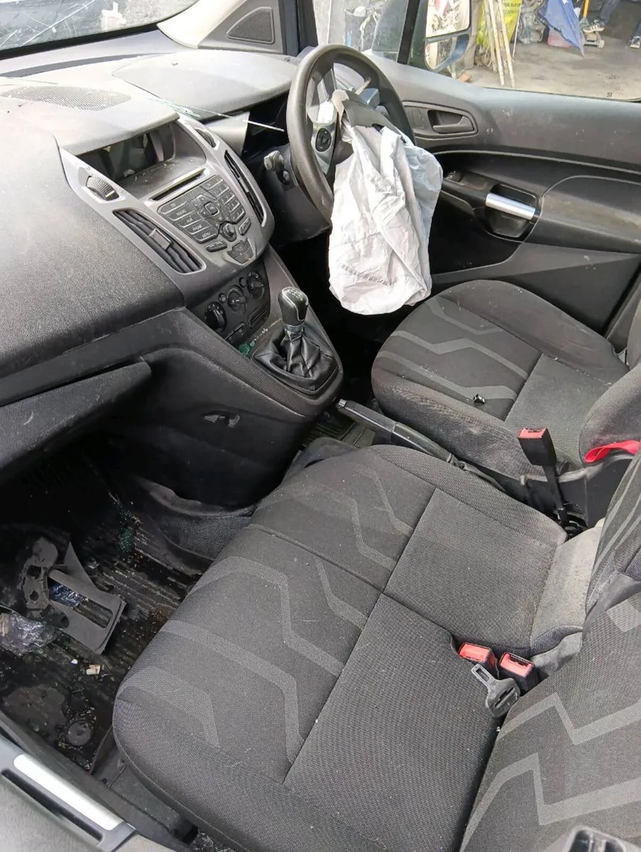 Breaking ford connect 2017 1.5tdci - Image 4