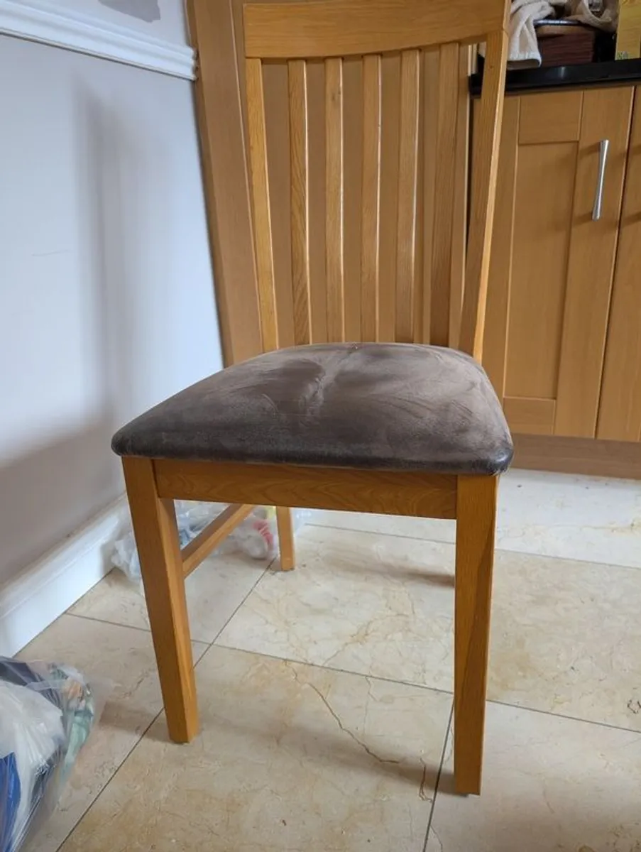 Oak table and Chairs - Image 1