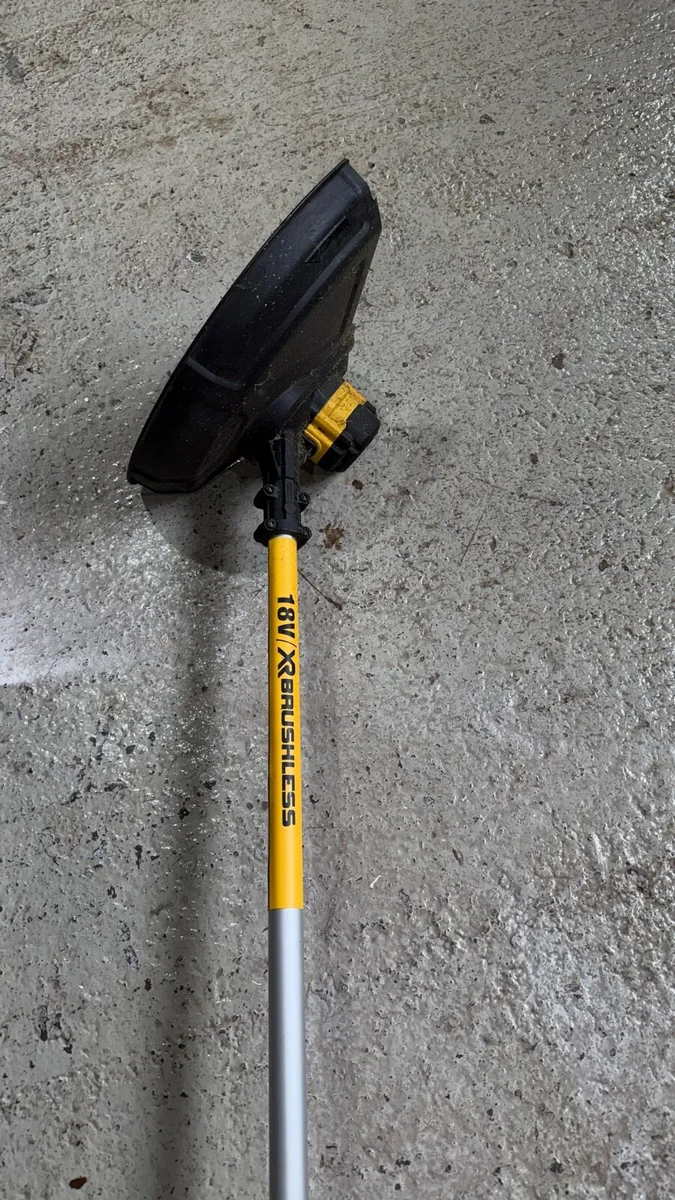 Dewalt 18V Grass Trimmer - Image 3