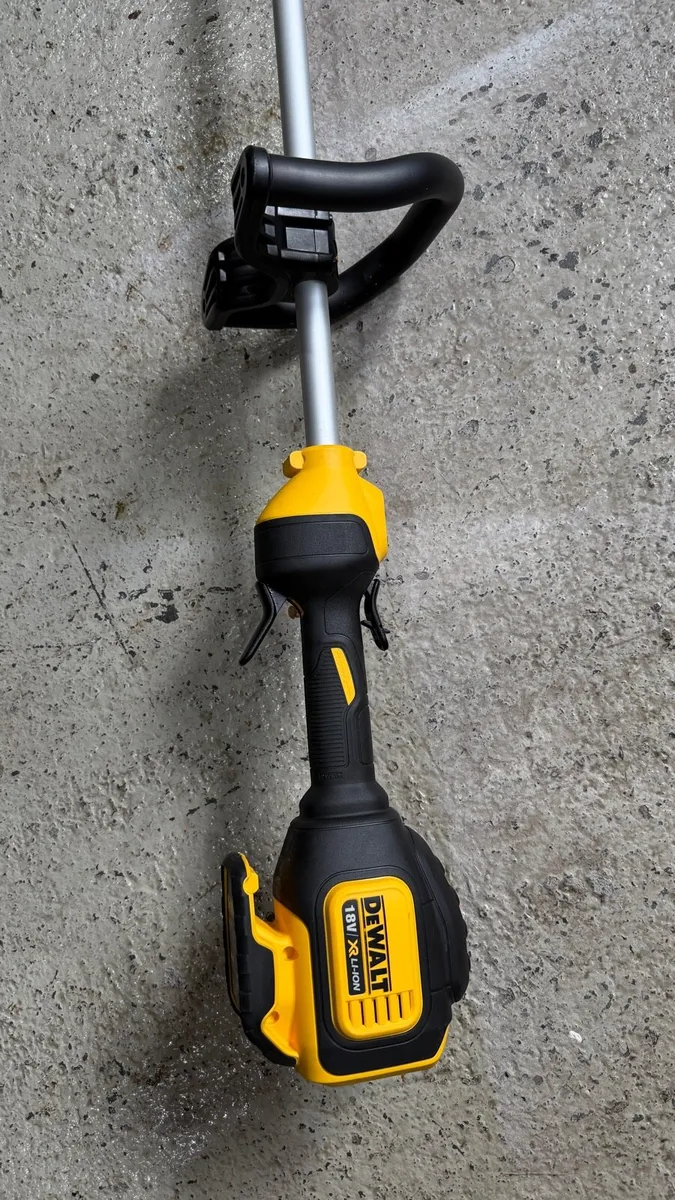 Dewalt 18V Grass Trimmer - Image 4