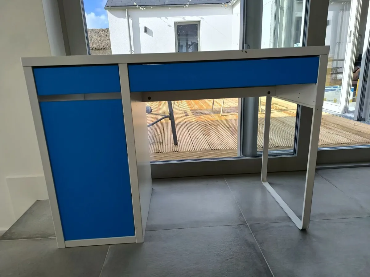 Desk - Image 2