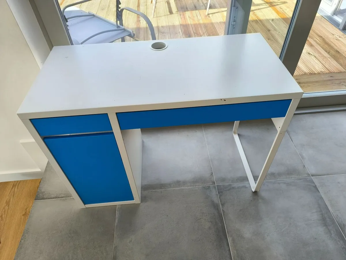 Desk - Image 4