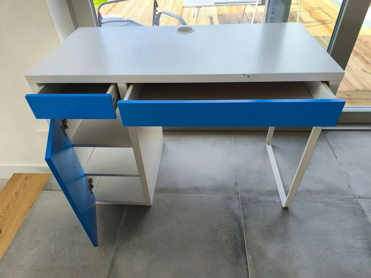 Desk - Image 3