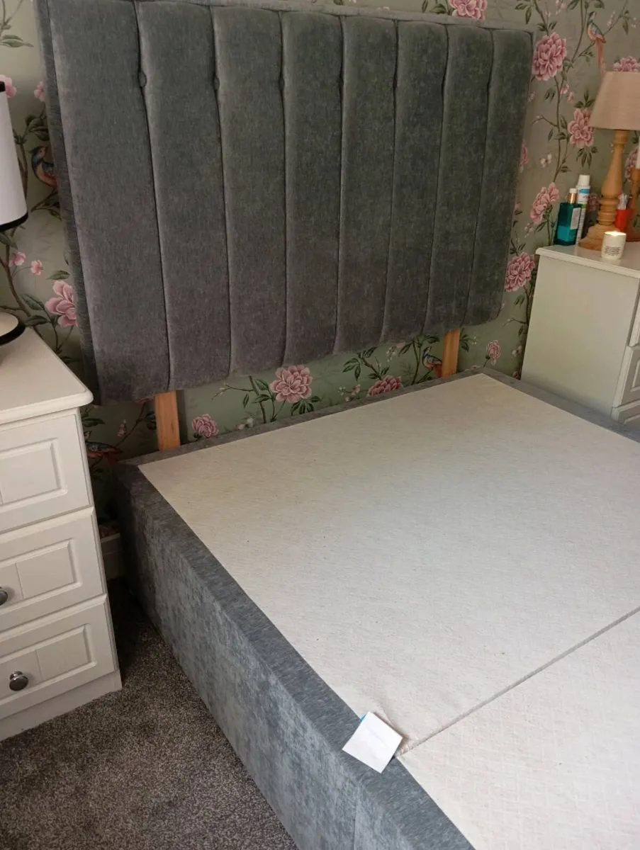 Bed - Image 1