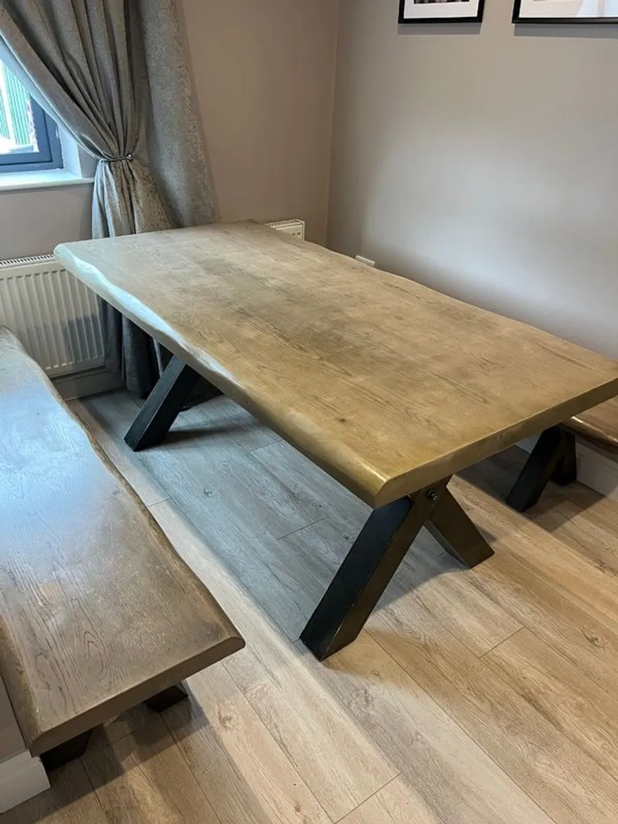 Dining table - Image 2