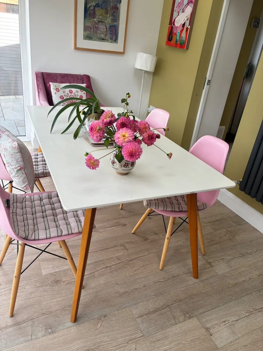 Dining table - Image 2