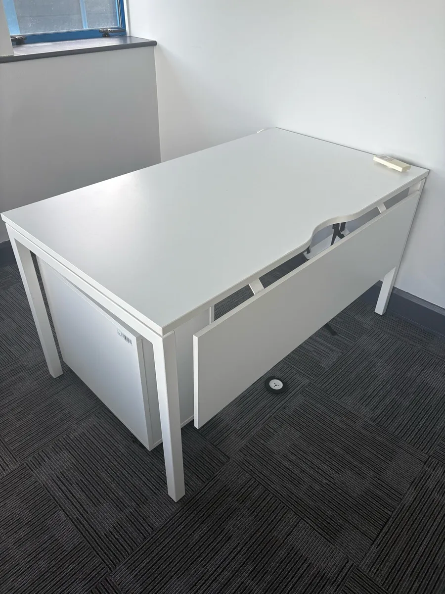 Office desks - Image 2