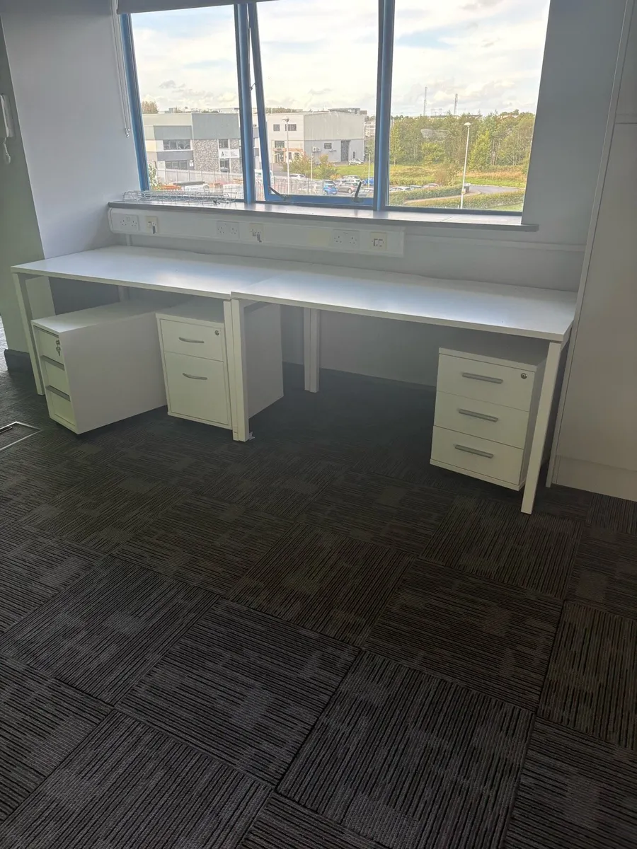 Office desks - Image 4