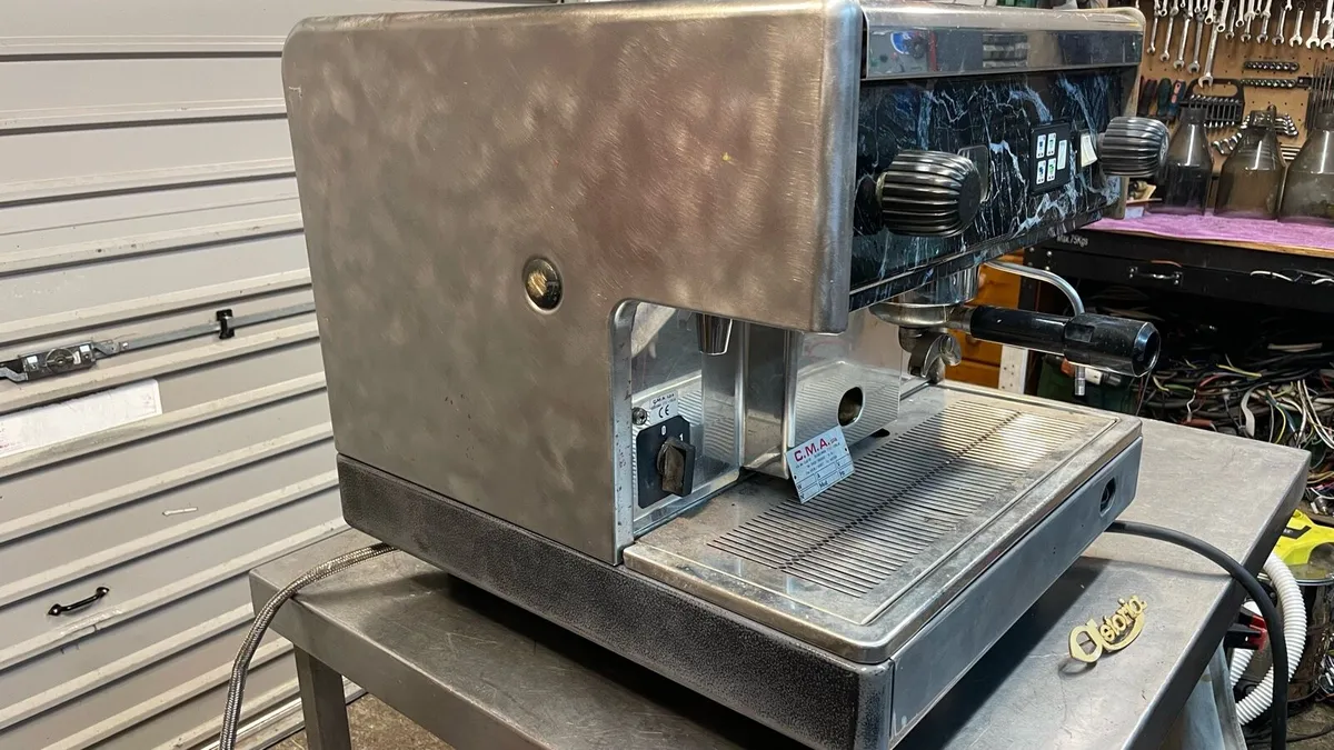 Vintage coffee machine one group - Image 3