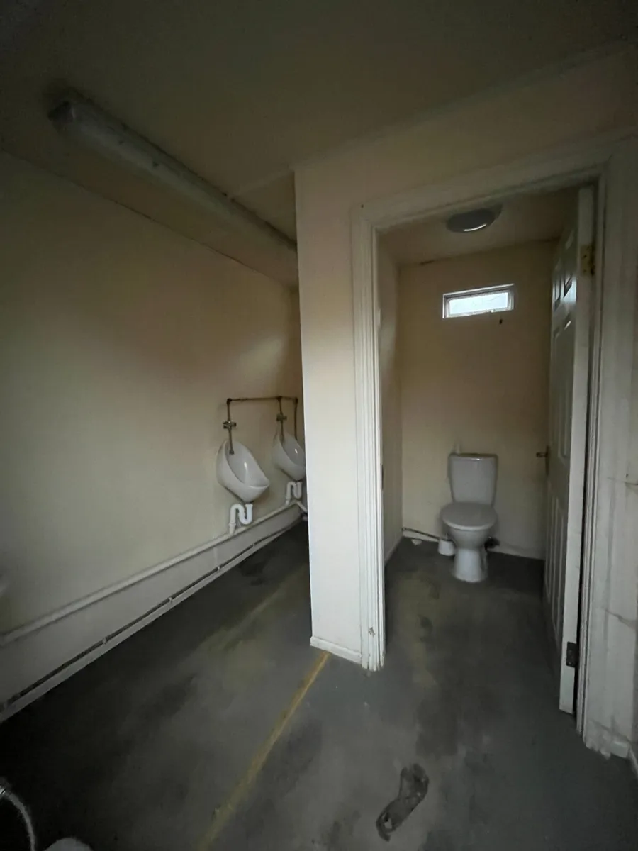 Toilet Block - Image 2