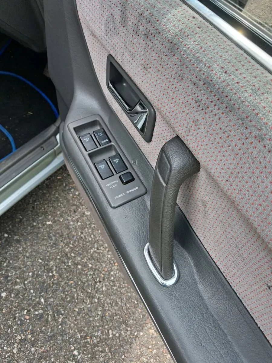 Car - Image 2