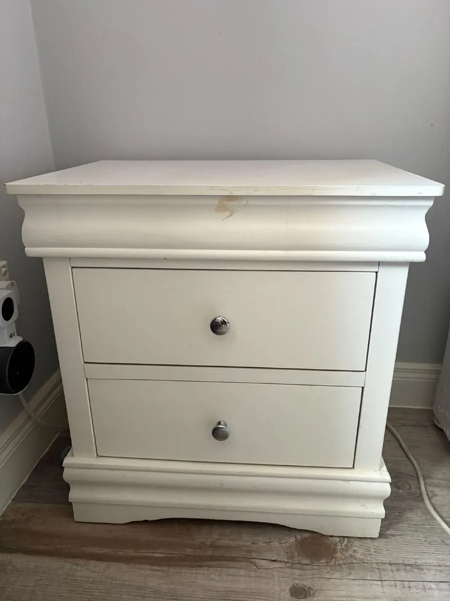 Bedroom furniture - Image 2