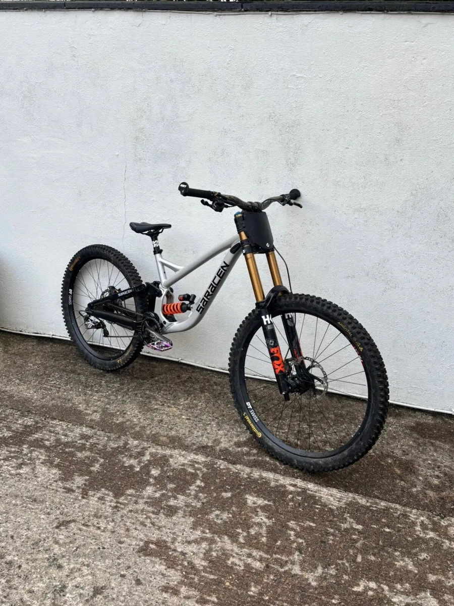 Saracen Myst Team DH Bike - Image 4