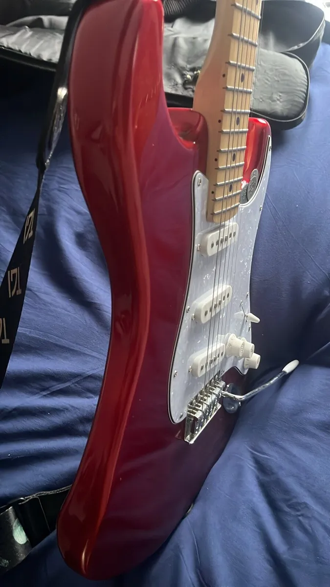 Guitars - Image 4