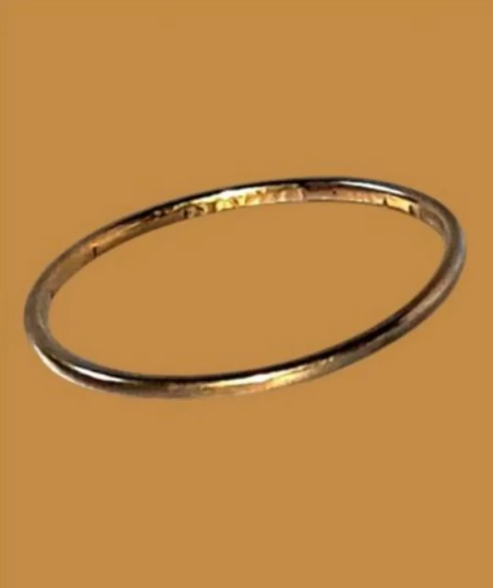 Certified 22ct Gold Wedding Band - Image 4