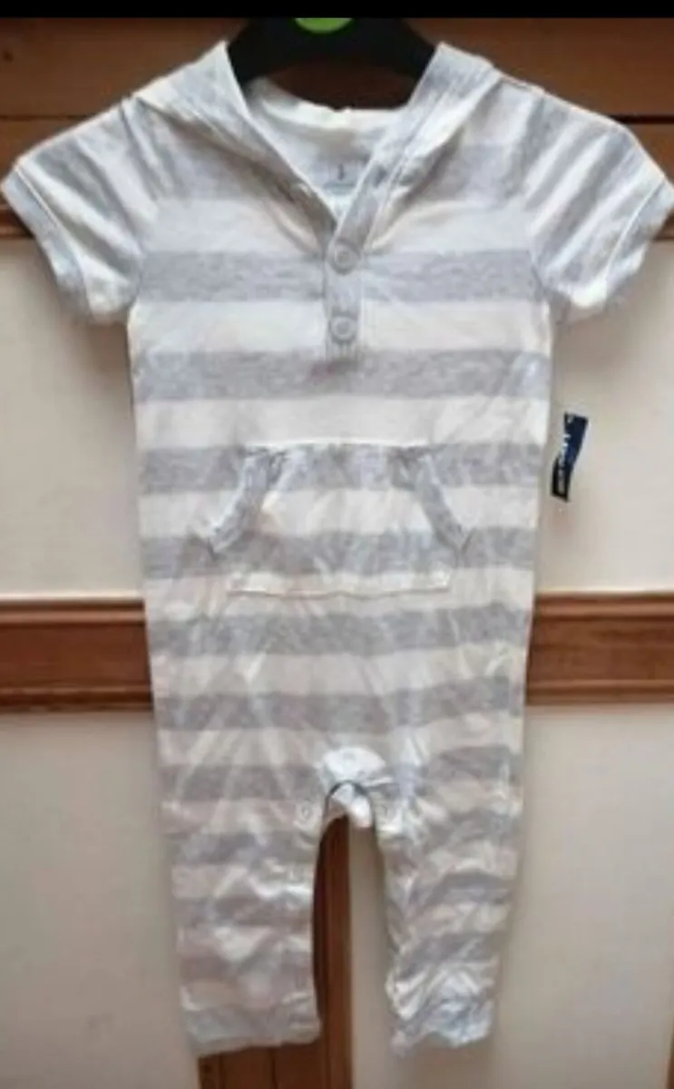 Old navy Jumpsuit grey and cream. New with tags si - Image 1
