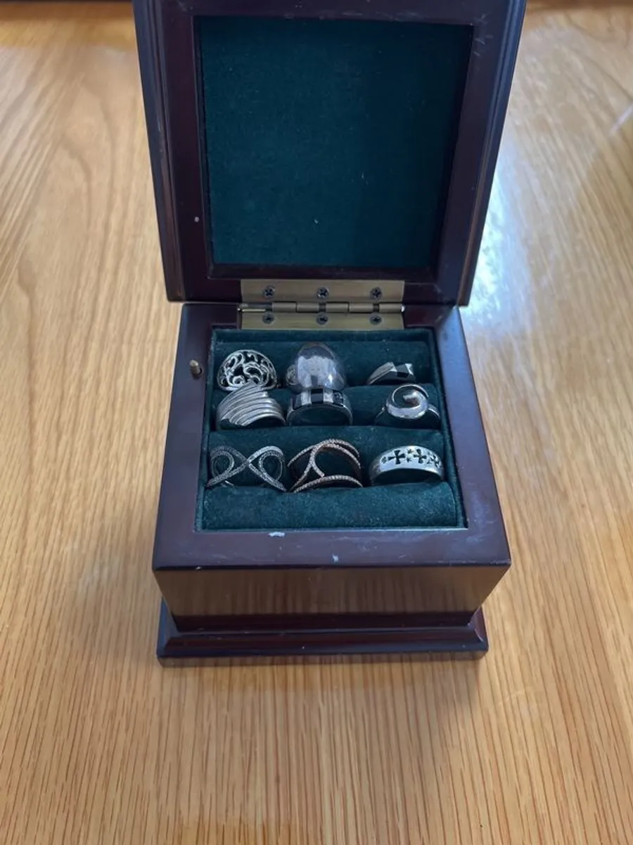 Musical Ring Box and 9 Silver Rings - Image 3