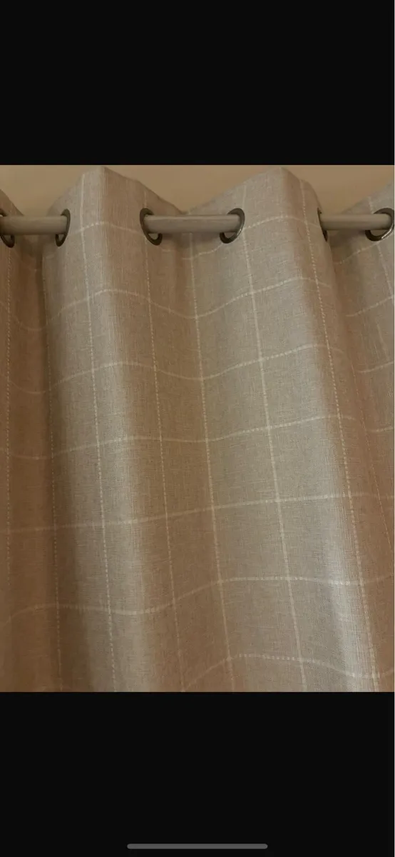 Curtains - Image 2