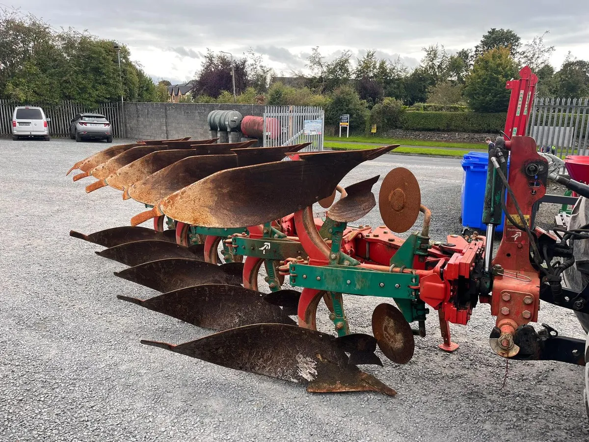 Kverneland ES 5 Furrow Reversible Plough - Image 2