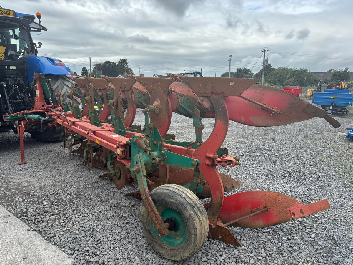 Kverneland ES 5 Furrow Reversible Plough - Image 3