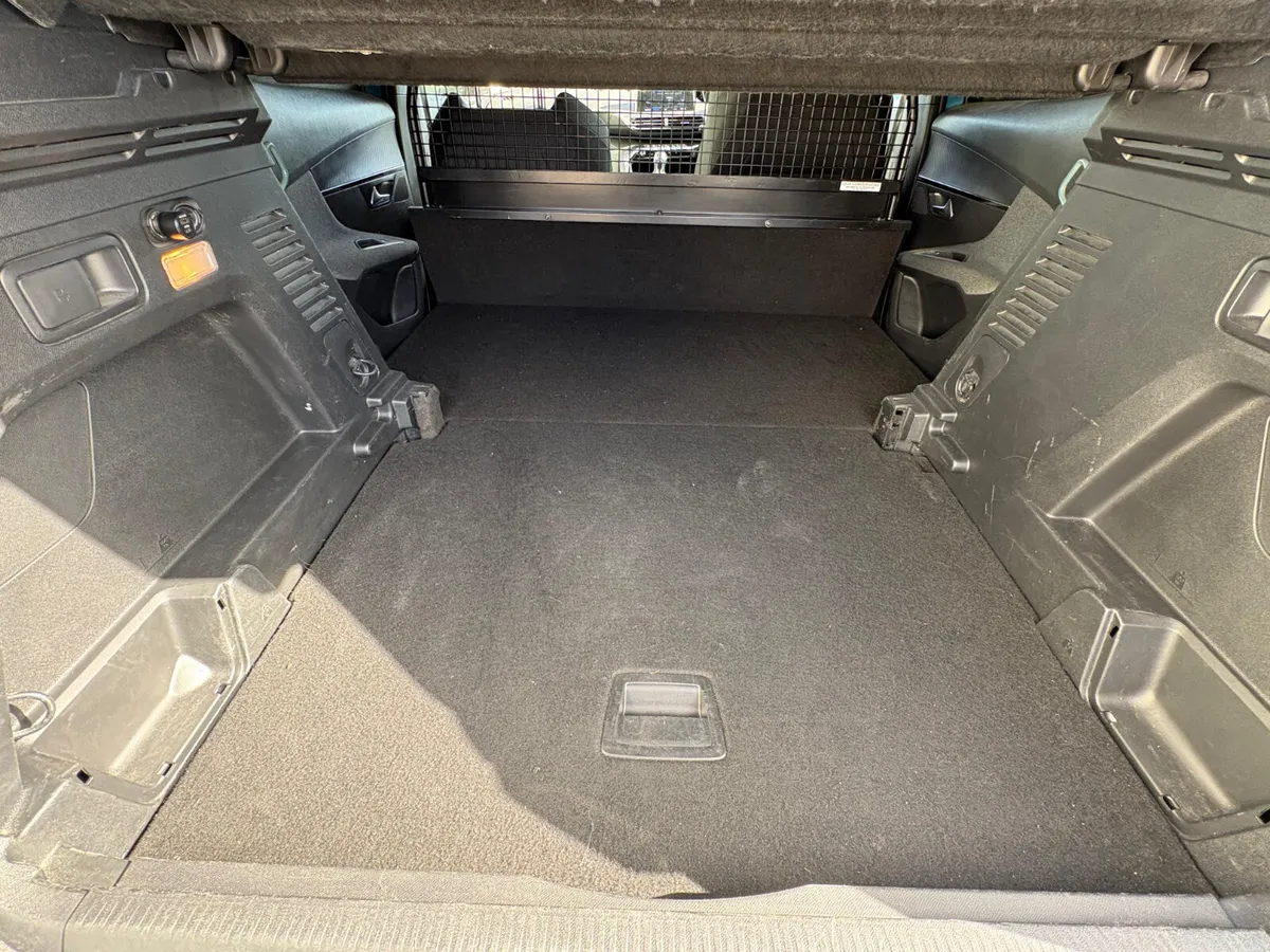 PEUGEOT 3008 - Image 4