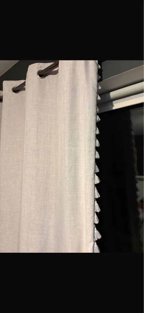 Curtains - Image 2